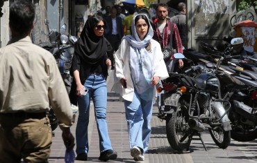 «معركة الحجاب» في إيران تشكل تحدياً جديداً للنظام
