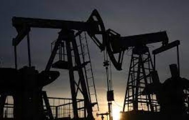تراجع أسعار النفط وسط ترقب لسياسة الإنتاج المقبلة لدى أوبك
